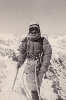 49、政伸さん1968年マッターホル北壁を登って頂上に立ったところIMG_20170116_0001.jpg